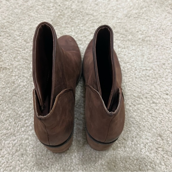 Clarks Malvet Helen 3” Heeled Leather Pull On Booties Boots Sz 8 Brown 60731120, - Picture 14 of 16